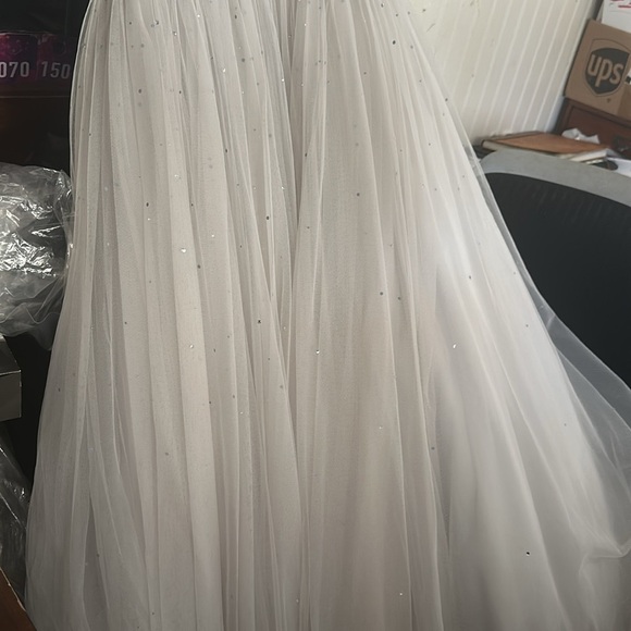 (370) ❤️ Brand new with Tags Park108 M324 gown in silver $1000 - Picture 12 of 12